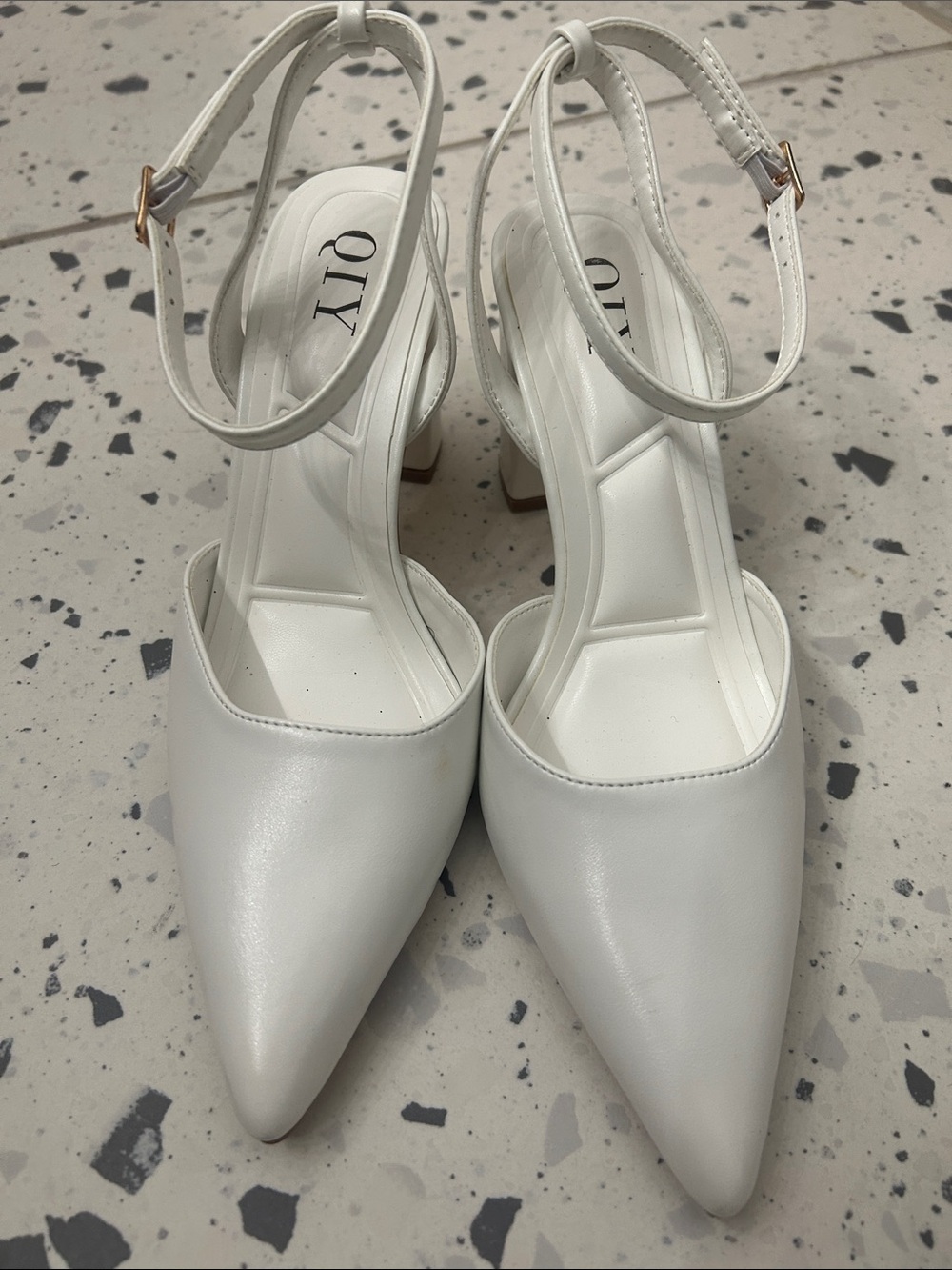 Like new! White faux leather Pointed Toe Ankle-Strap block Heel